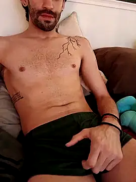 Snapshot of johngil0995 chatting on September 9, 2025, 11:41 am johngil0995 online show from September 9, 2025, 11:41 am