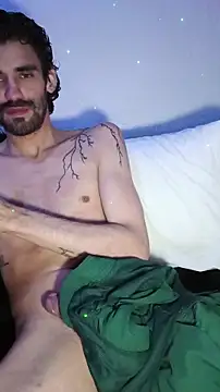 Snapshot of johngil0995 chatting on November 13, 2025, 12:31 pm johngil0995 online show from November 13, 2025, 12:31 pm