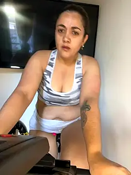 Shianrose online show from December 1, 2025, 12:39 pm