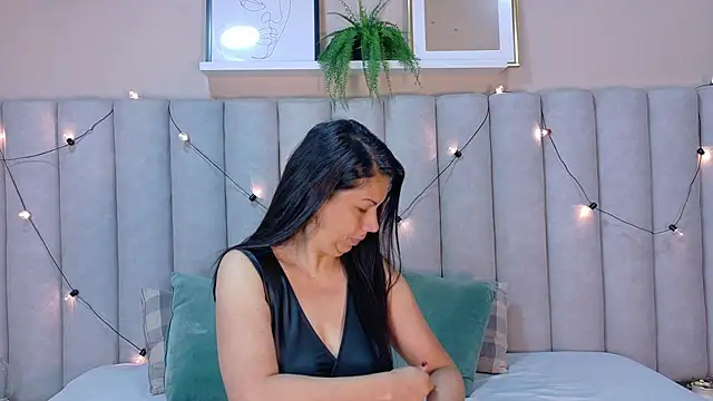 JaylaScott   online show from March 19, 2026, 11:43 am