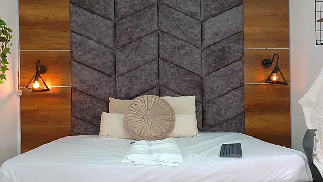 JaylaScott   online show from October 20, 2025, 11:22 am