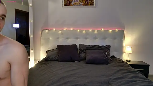 Frank07021 online show from November 14, 2025, 12:58 am