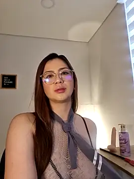 Snapshot of Rachel_t_ chatting on December 4, 2025, 5:45 pm Rachel t online show from December 4, 2025, 5:45 pm