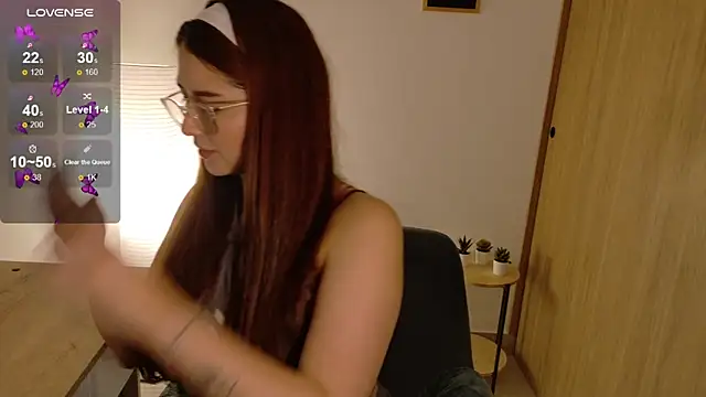 Snapshot of Rachel_t_ chatting on October 24, 2025, 12:42 am Rachel t online show from October 24, 2025, 12:42 am