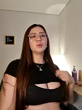 Snapshot of Rachel_t_ chatting on November 24, 2025, 7:47 pm Rachel t online show from November 24, 2025, 7:47 pm