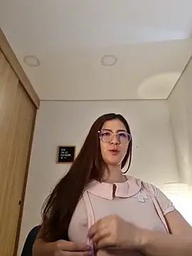 Snapshot of Rachel_t_ chatting on October 18, 2025, 4:53 pm Rachel t online show from October 18, 2025, 4:53 pm