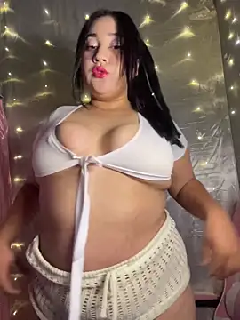 alexxaa96 online show from November 8, 2025, 3:43 am