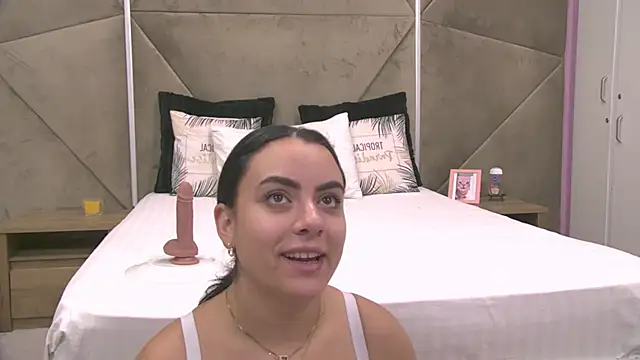 ElyzaIbarra online show from October 14, 2025, 5:19 am