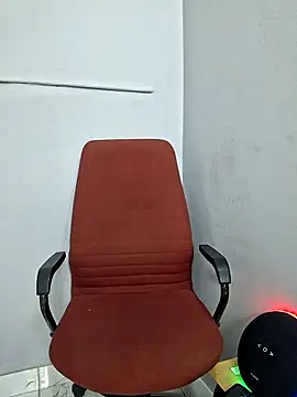 dmancams1874 online show from November 11, 2025, 11:38 am