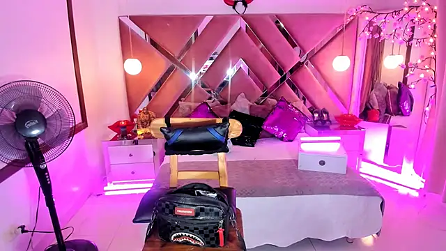 Snapshot of georgie_latin99 chatting on November 15, 2025, 3:05 pm georgie latin99 online show from November 15, 2025, 3:05 pm