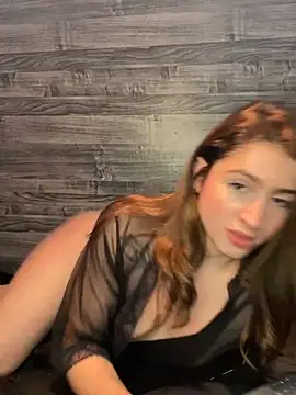 Snapshot of kamel-ayesha chatting on February 14, 2025, 8:59 pm kamel-ayesha online show from February 14, 2025, 8:59 pm