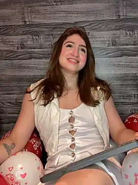 Snapshot of kamel-ayesha chatting on February 14, 2025, 1:18 pm kamel-ayesha online show from February 14, 2025, 1:18 pm