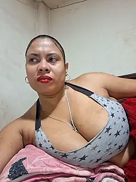 sexypaula-latina4u online show from January 18, 2025, 4:21 pm