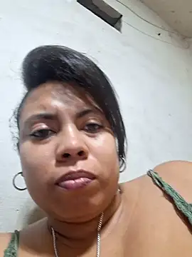 sexypaula-latina4u online show from December 22, 2024, 2:39 am