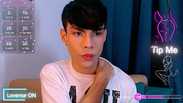 Snapshot of femboykeene chatting on January 15, 2025, 5:40 am femboykeene online show from January 15, 2025, 5:40 am