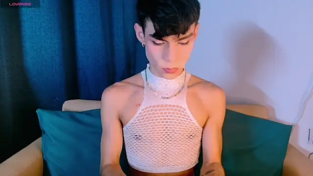 Snapshot of femboykeene chatting on January 9, 2025, 6:06 am femboykeene online show from January 9, 2025, 6:06 am