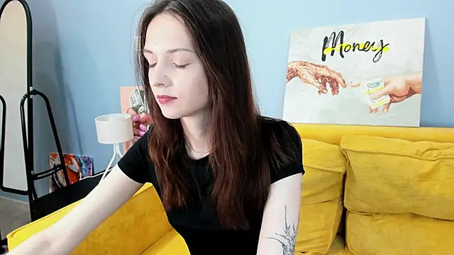 Snapshot of Kira_Ke11y chatting on September 18, 2025, 4:48 am Kira Ke11y online show from September 18, 2025, 4:48 am