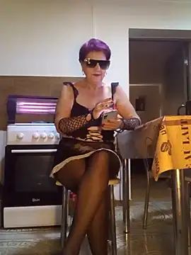 Snapshot of Ely_Elenita chatting on November 24, 2025, 8:14 am Ely Elenita online show from November 24, 2025, 8:14 am