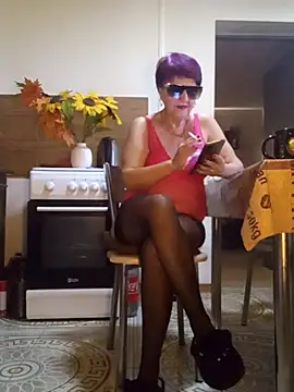 Snapshot of Ely_Elenita chatting on November 21, 2025, 9:41 am Ely Elenita online show from November 21, 2025, 9:41 am