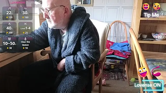 Adamdaddybear online show from September 19, 2025, 7:23 am