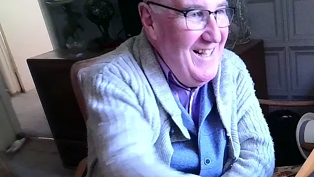 Adamdaddybear online show from March 15, 2025, 2:45 pm