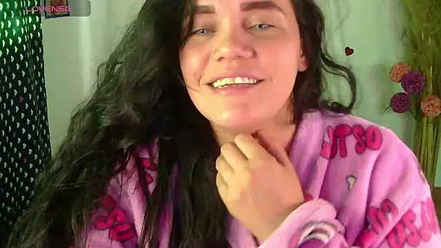 Snapshot of blue_angel33 chatting on May 28, 2026, 4:02 pm blue angel33 online show from May 28, 2026, 4:02 pm