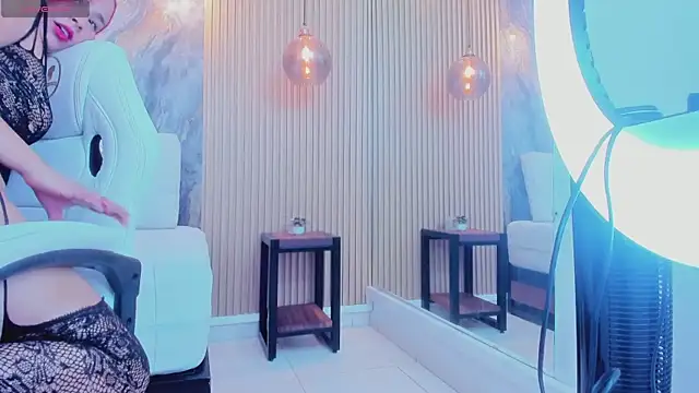 ella harper online show from September 30, 2025, 2:39 am