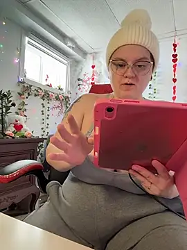 Sweetleeahxx online show from February 24, 2026, 1:34 pm