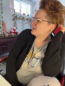 Sweetleeahxx online show from March 27, 2026, 12:28 pm