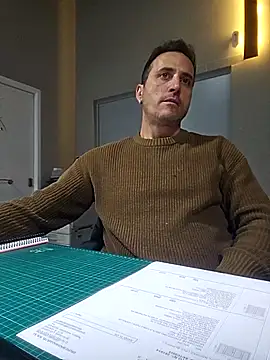 Snapshot of Lucas___81 chatting on December 5, 2025, 5:22 pm Lucas 81 online show from December 5, 2025, 5:22 pm