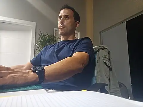 Snapshot of Lucas___81 chatting on October 28, 2025, 7:24 pm Lucas 81 online show from October 28, 2025, 7:24 pm