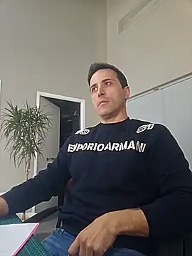 Snapshot of Lucas___81 chatting on December 22, 2025, 10:48 am Lucas 81 online show from December 22, 2025, 10:48 am