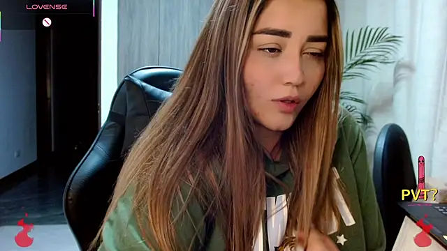 Lucia star   online show from February 13, 2026, 11:49 pm