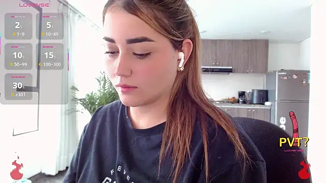 Snapshot of Lucia_star__ chatting on November 21, 2025, 5:23 pm Lucia star online show from November 21, 2025, 5:23 pm