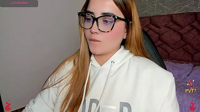 Snapshot of Lucia_star__ chatting on January 21, 2025, 6:23 pm Lucia star online show from January 21, 2025, 6:23 pm