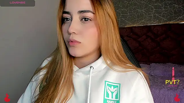 Snapshot of Lucia_star__ chatting on February 3, 2025, 7:21 pm Lucia star online show from February 3, 2025, 7:21 pm