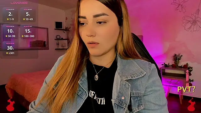 Snapshot of Lucia_star__ chatting on March 19, 2025, 3:41 am Lucia star online show from March 19, 2025, 3:41 am