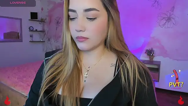 Snapshot of Lucia_star__ chatting on February 16, 2025, 2:09 am Lucia star online show from February 16, 2025, 2:09 am