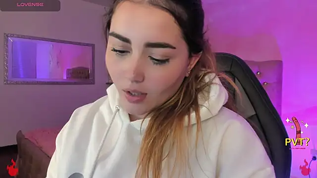 Snapshot of Lucia_star__ chatting on February 12, 2025, 9:31 am Lucia star online show from February 12, 2025, 9:31 am