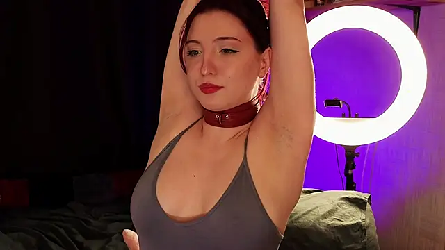 LisaVamp online show from December 22, 2025, 11:05 pm