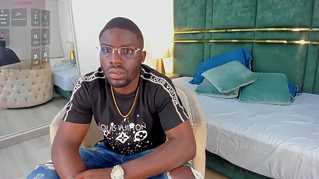 Latrellx7 online show from February 12, 2025, 11:40 am