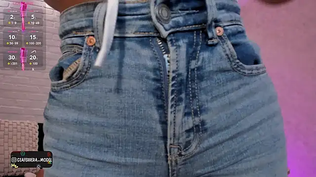 GiaFerrara online show from October 18, 2025, 7:27 pm