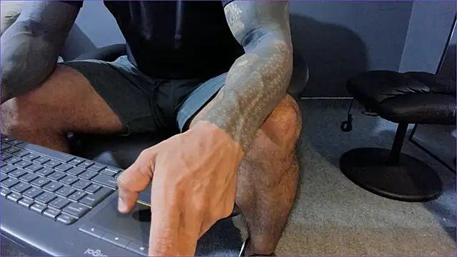 Brock hurn1 online show from April 16, 2026, 11:07 pm