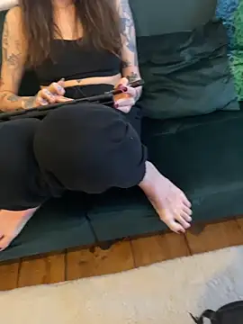 Thunder-Cunt online show from December 16, 2025, 1:48 pm