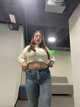 sweet valery21 online show from March 14, 2025, 2:41 pm