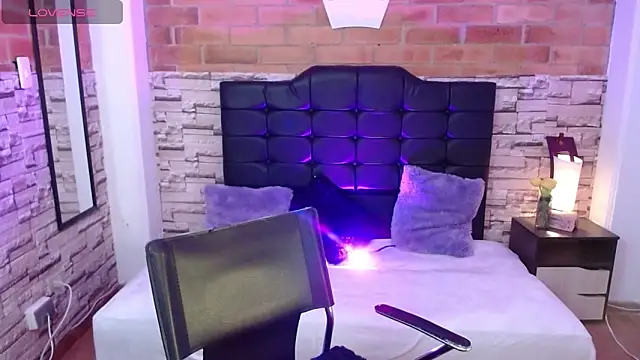 sweet valery21 online show from March 19, 2025, 8:43 pm