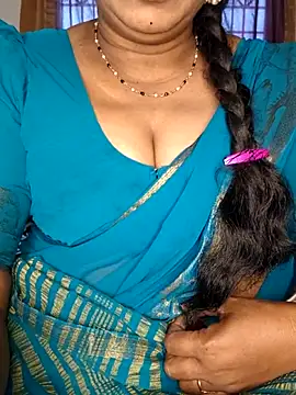 Snapshot of Indiandolly23 chatting on March 26, 2026, 5:17 am Indiandolly23 online show from March 26, 2026, 5:17 am