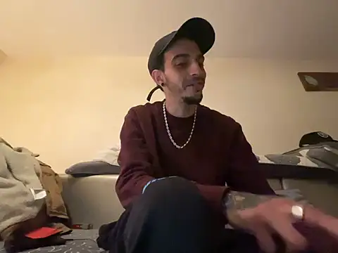 Rebeu313 online show from February 9, 2026, 8:18 pm