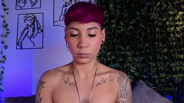 MiaMorgan  online show from November 7, 2025, 1:26 pm