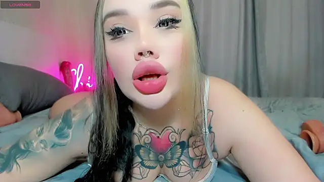 Aira vi online show from March 11, 2026, 3:44 am